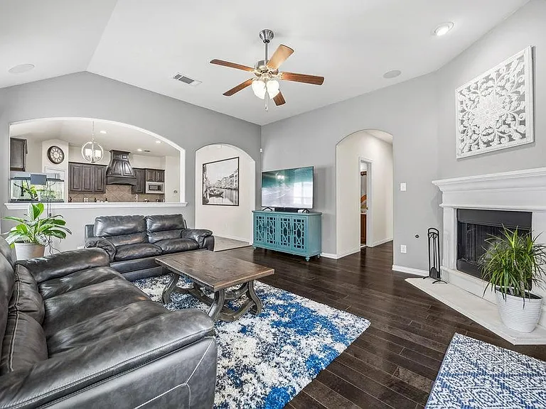 2660 Frances Ln — Photo 5