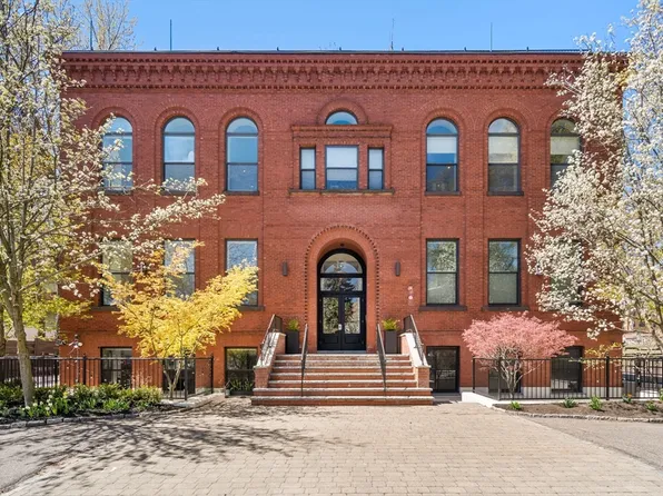11 Wyman St APT 2A, Jamaica Plain, MA 02130