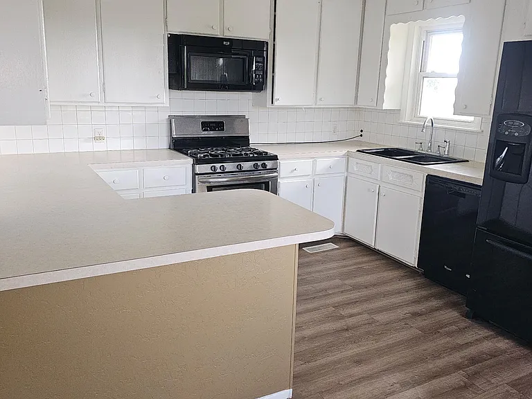 2992 S Cason Rd — Photo 3