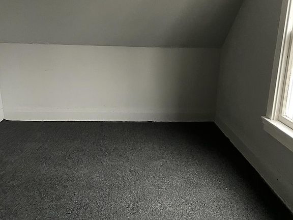 4th image of 138 Freund St #1
