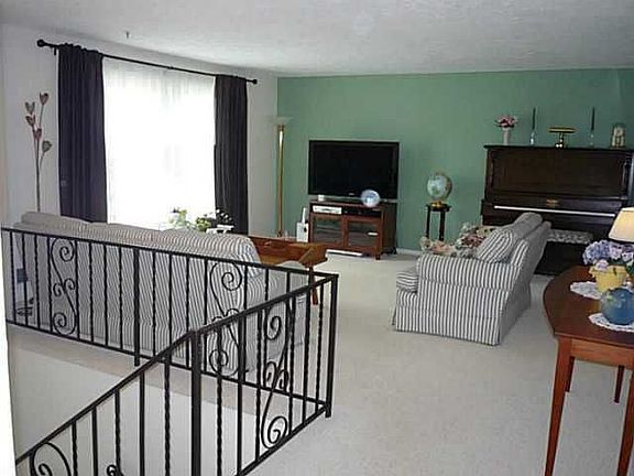 4th image of 1080 Larkston Dr