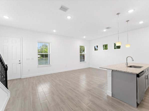 639 W 25th St, Sanford, FL 32771