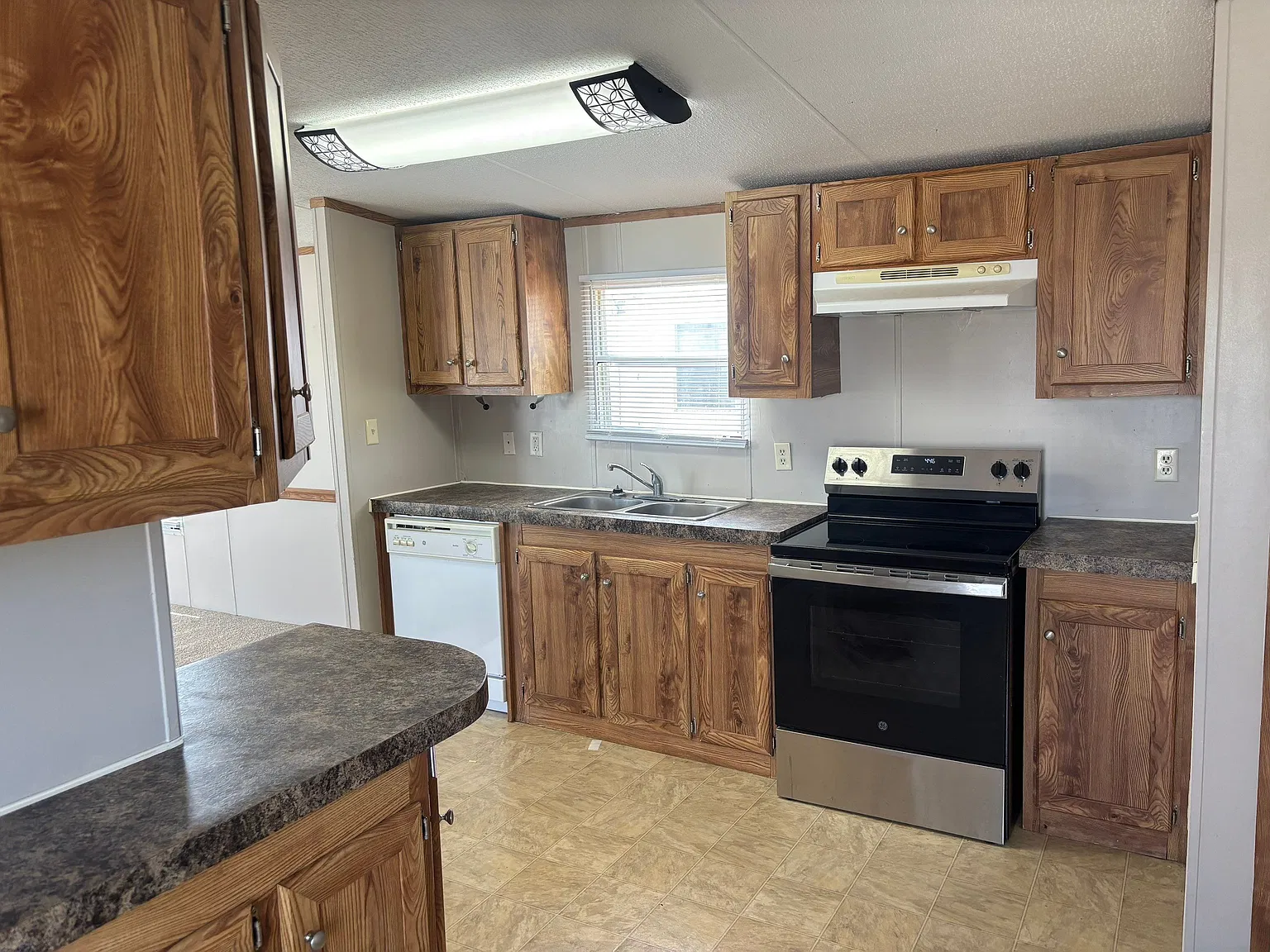 3 bed, 1280 sqft, $1,150 — Photo 4