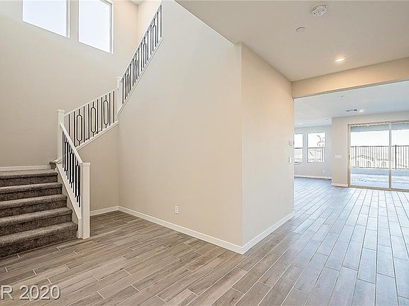 4th image of 1066 Parkington Ave