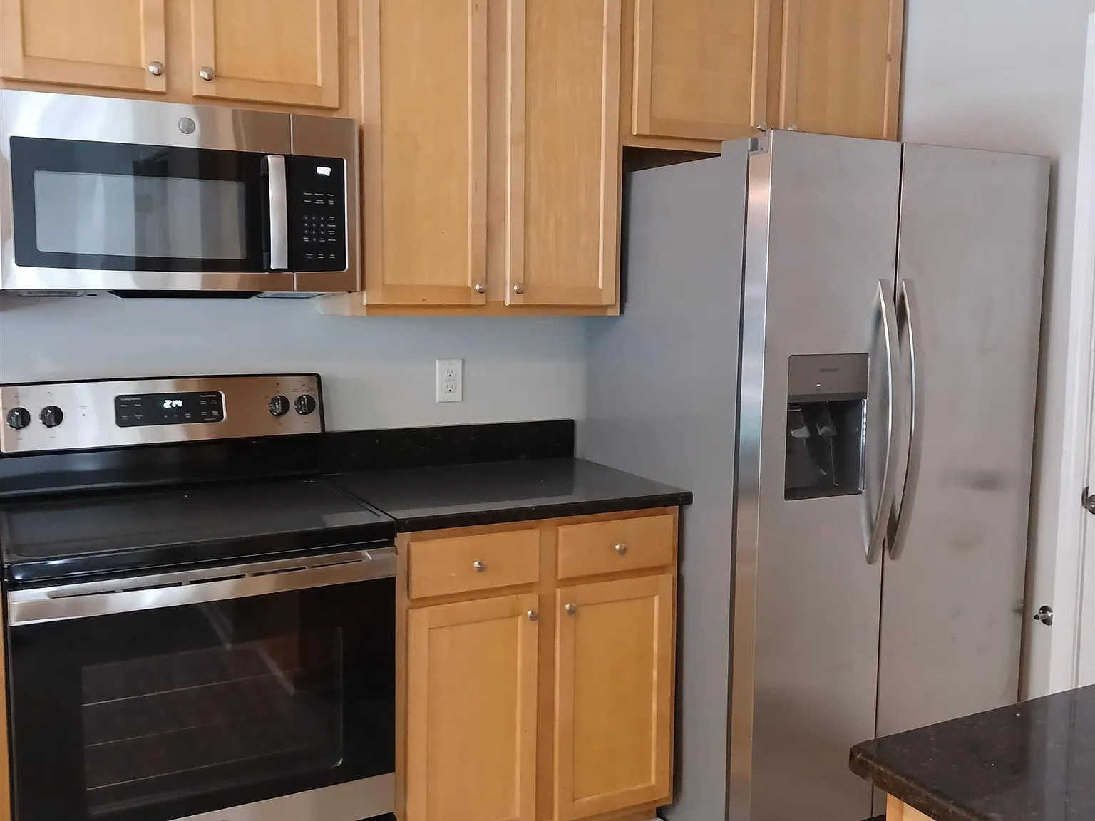 3 bed, 2.5 bath, 1675 sqft, $2,195 — Photo 3