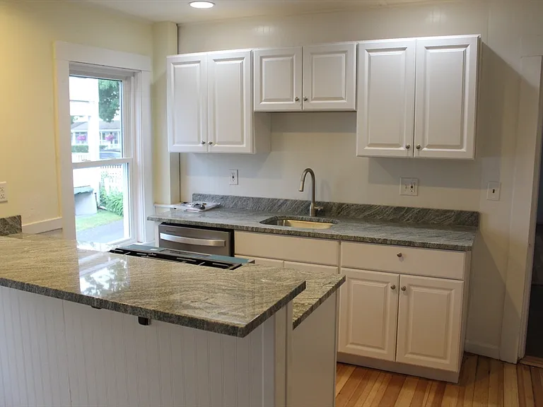415 Commercial St #1 — Photo 3