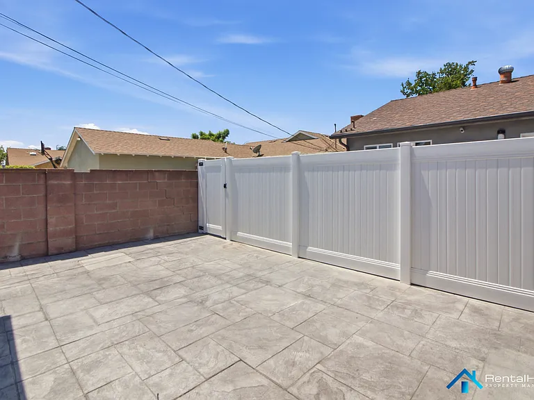 7406 Lemp Ave — Photo 14