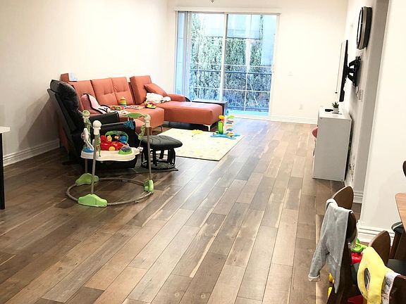 3rd image of 601 N Serrano Ave Suite 105