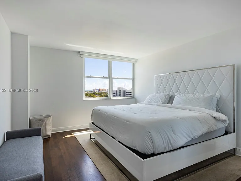 650 West Ave #906 — Photo 12