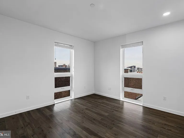 1501 N 31st St #405 — Photo 16