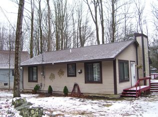 1098 Mohican Rd, Lake Ariel, PA 18436
