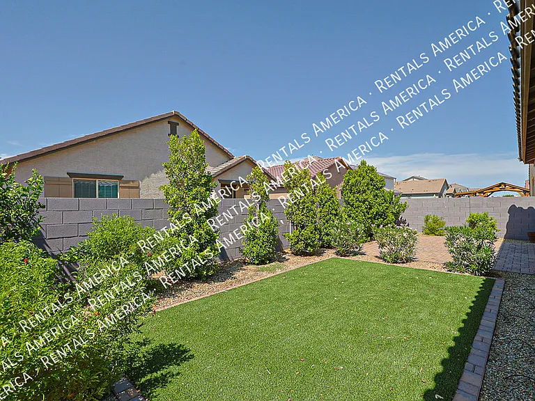 10218 W Piccadilly Rd — Photo 34