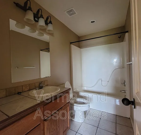 192 Fair St #198 — Photo 12