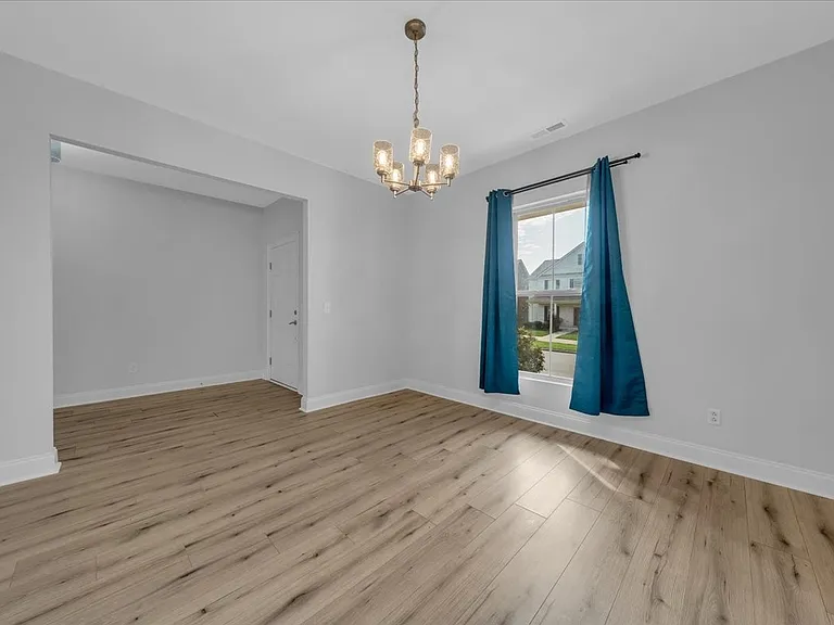 1121 Carlisle Pl — Photo 5