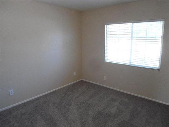 5th image of 13284 Thornwood Ct