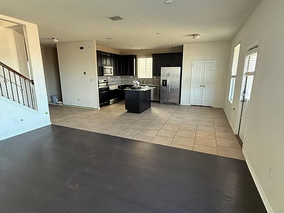 4th image of 9822 Silver Mist Way
