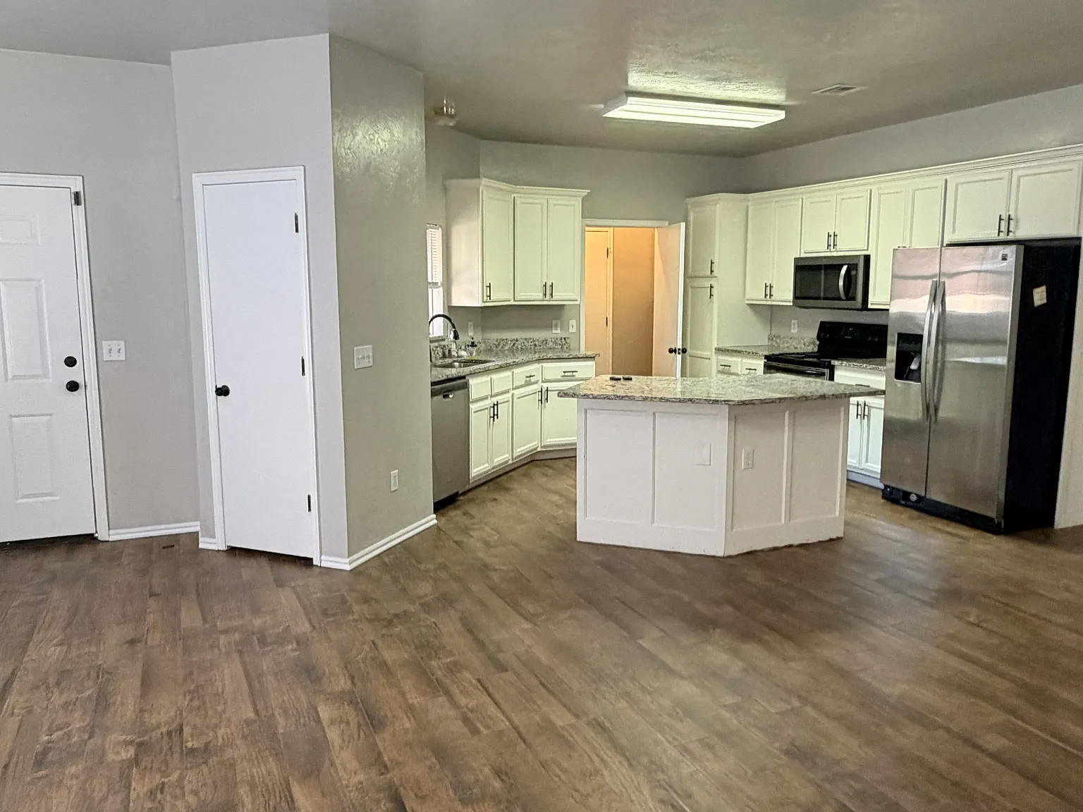 3 bed, 1424 sqft, $1,550 — Photo 3