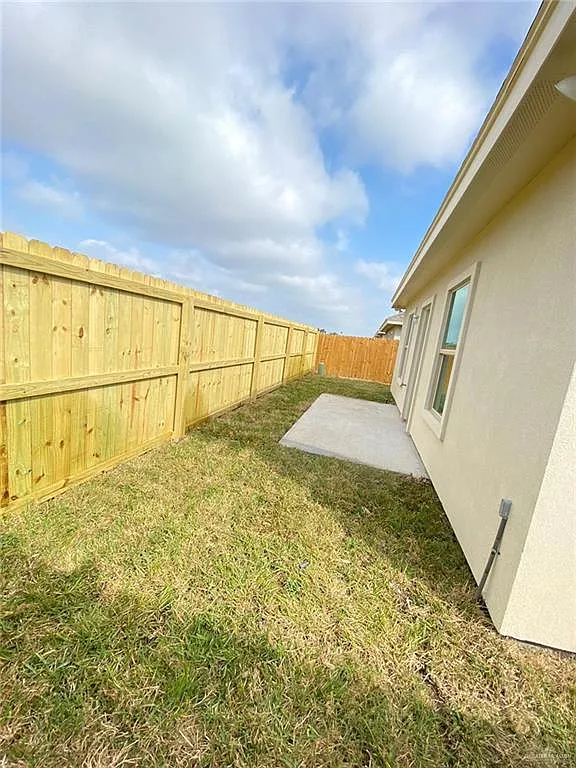 Building Photo - 3412 Sahara Dr #3