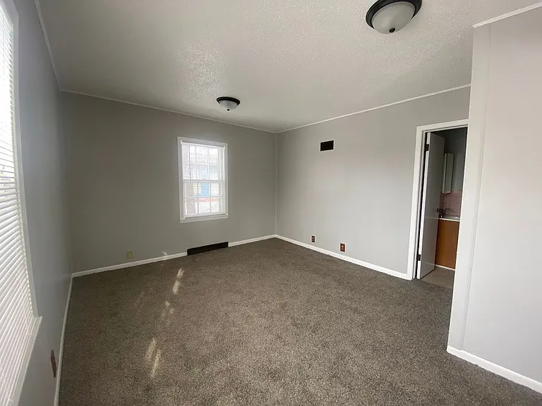 1406 N 2nd Ave — Photo 9