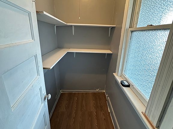 4th image of 31 Eastwood Ave #3