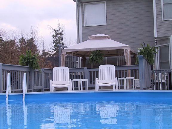 Swimming Pool/upper deck