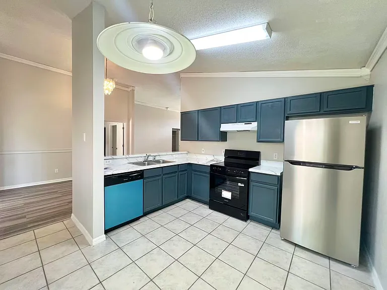 1275 Adirondack Ct — Photo 5