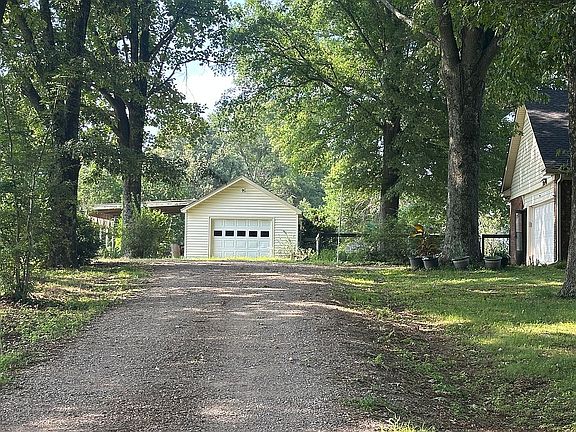 4th image of 685 Lazenby Dr