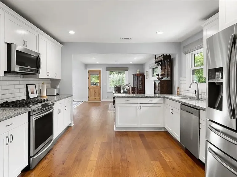 1526 Garden St — Photo 10