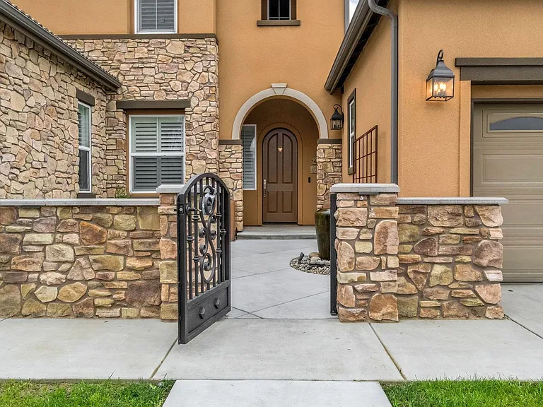 4199 N Quail Xing — Photo 3