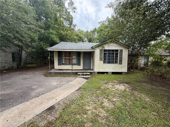 212 11th Ave, Chickasaw, AL 36611