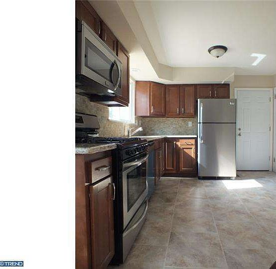 1st image of 16 Greenbridge Dr