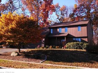 141 Knollwood Rd, Manchester, CT 06042