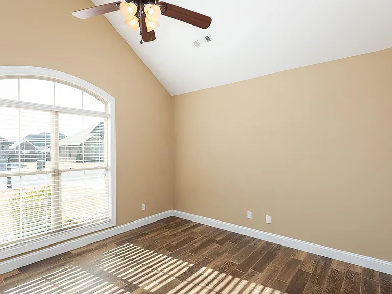 102 Cottonwood Dr — Photo 16