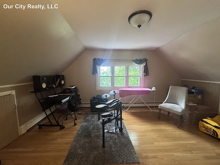 31 Stoughton St #2 — Photo 14