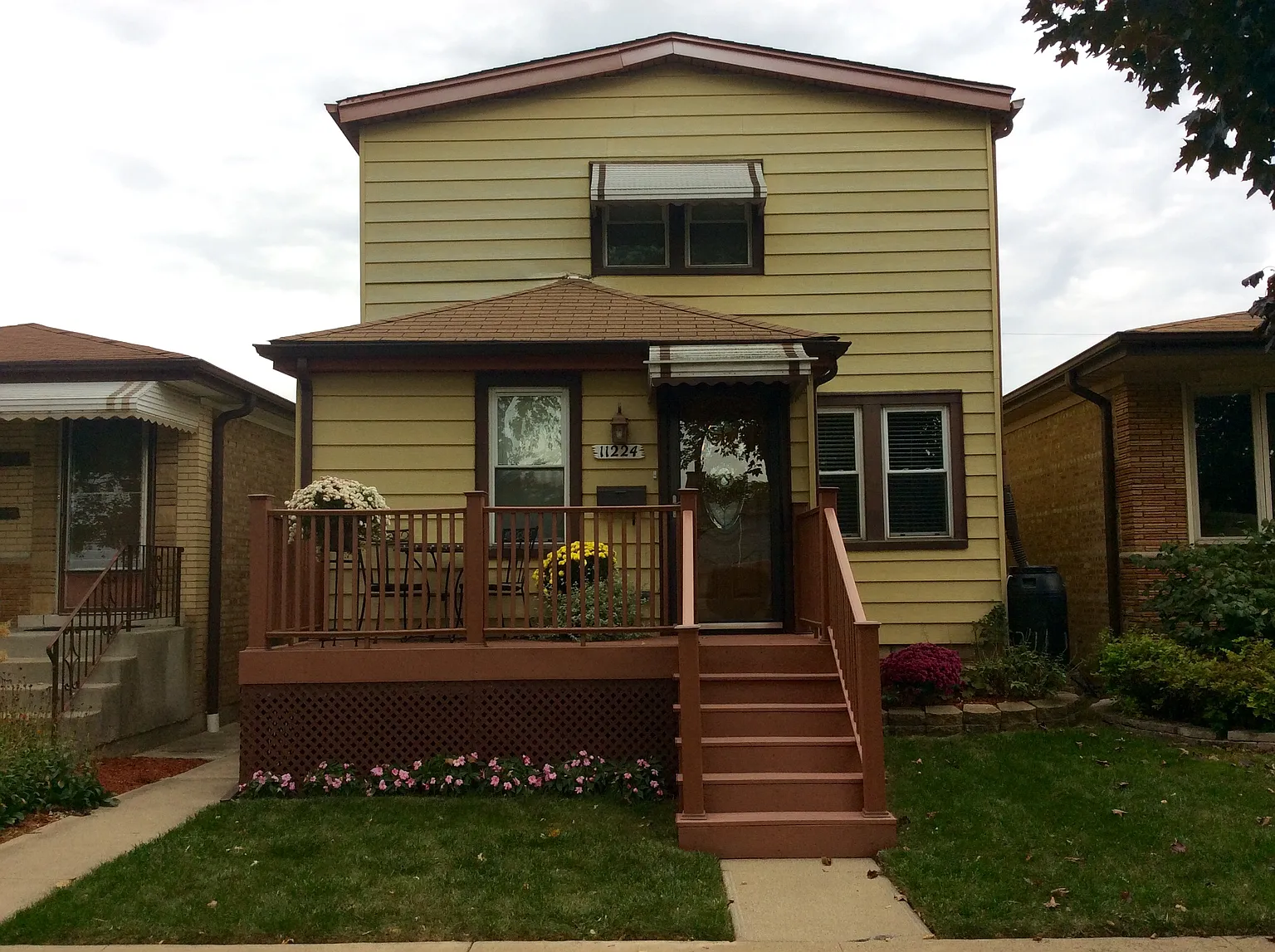 11224 S Whipple St photo 1