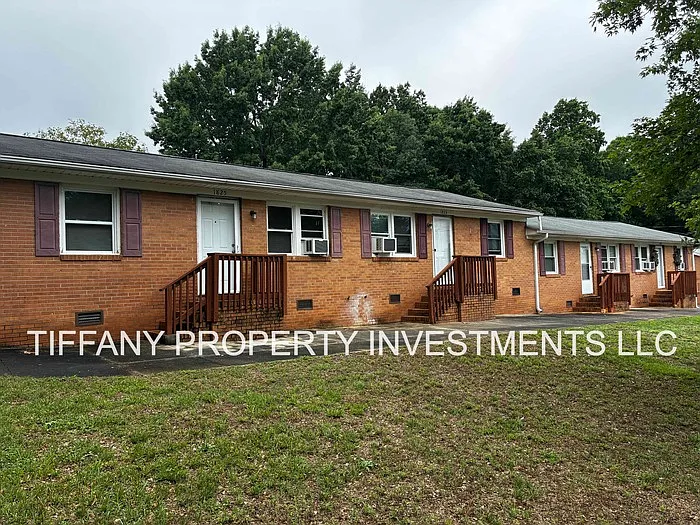 1825 Mountainbrook Dr #1825 — Photo 10