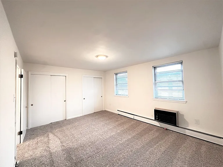 Karen Court Apartments — Photo 8