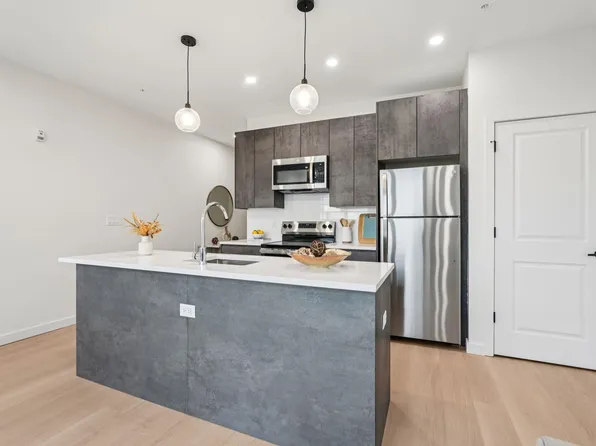 1 Mallory Avenue image 7 of 21