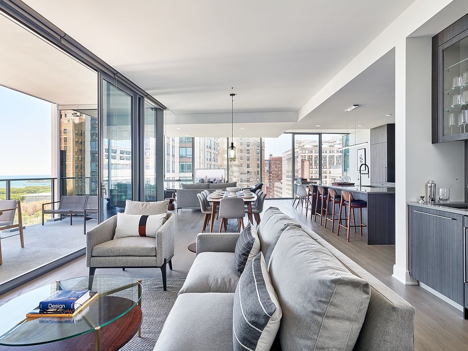 The Penthouse Collection Amenities Lounge