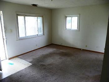 4th image of 68 Benfield Ave