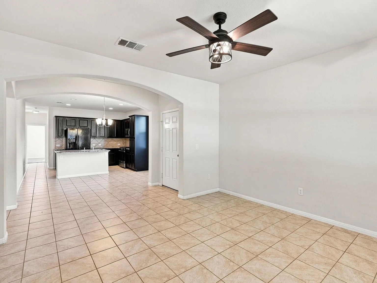 3 bed, 2.0 bath, 1332 sqft, $1,980 — Photo 3