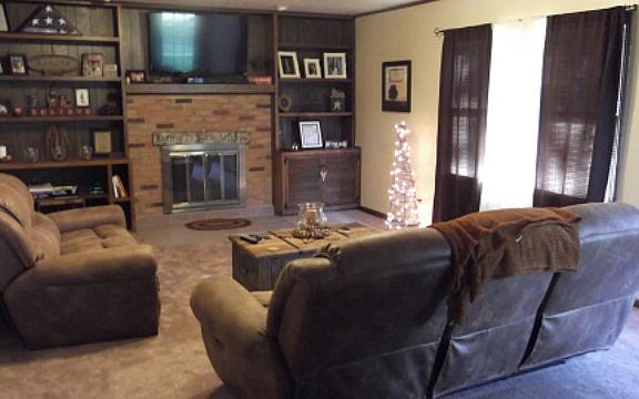 2nd image of 1235 Lynne Ave