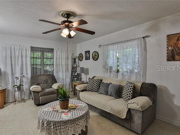 4th image of 1422 E Poinsettia Ave