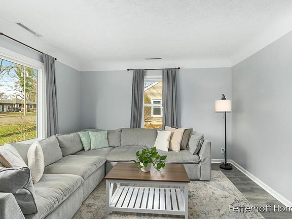 5th image of 6528 8th Ave SW