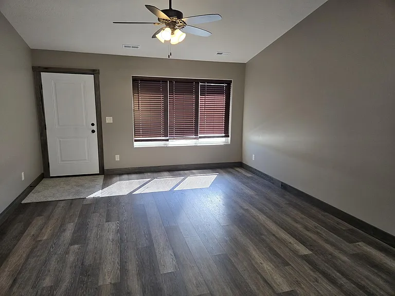 1644 Windridge Ave — Photo 4