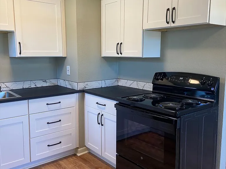 214-285 Cypress 254 256 Colorado — Photo 13