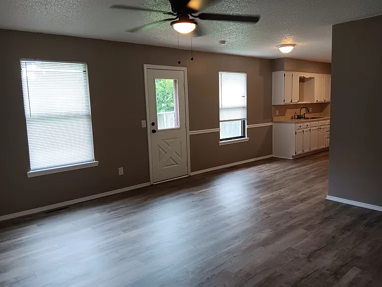 807 E Scott Wayne Dr — Photo 10