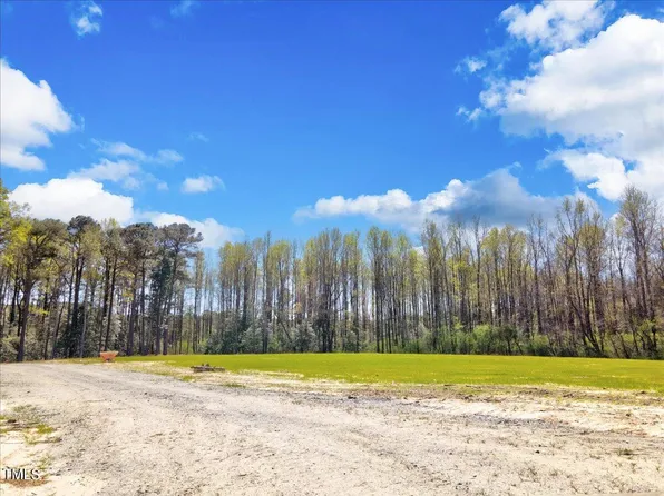 340 Lakewood Rd #8A, Four Oaks, NC 27524