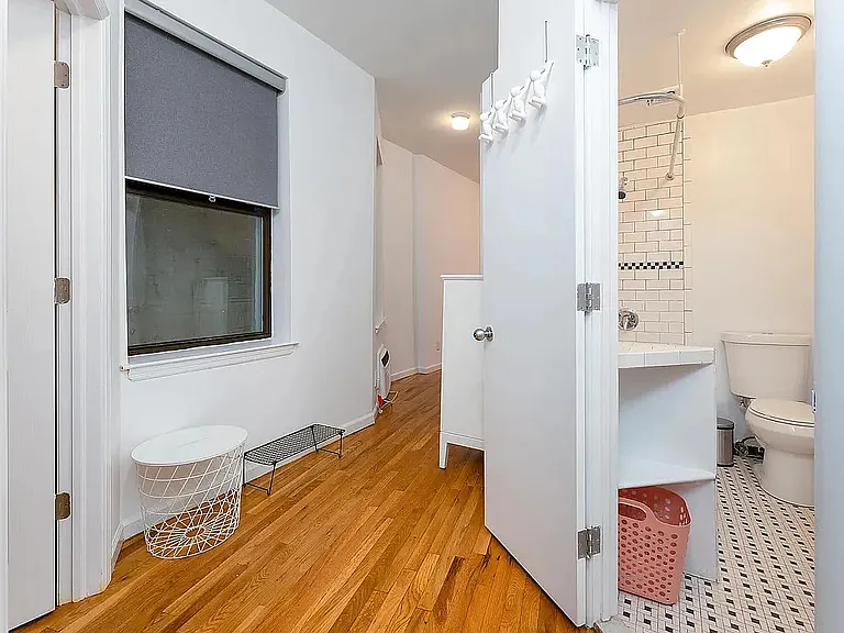 135 W 24th St #6B — Photo 2