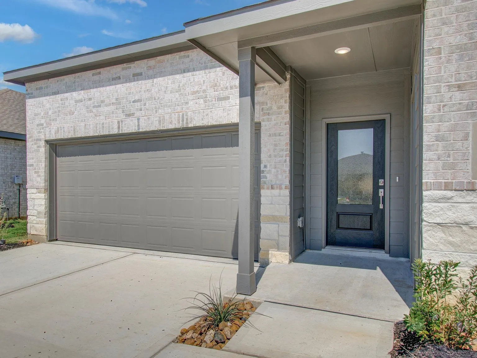 5 bed, 4.0 bath, 3223 sqft, $3,595 — Photo 4